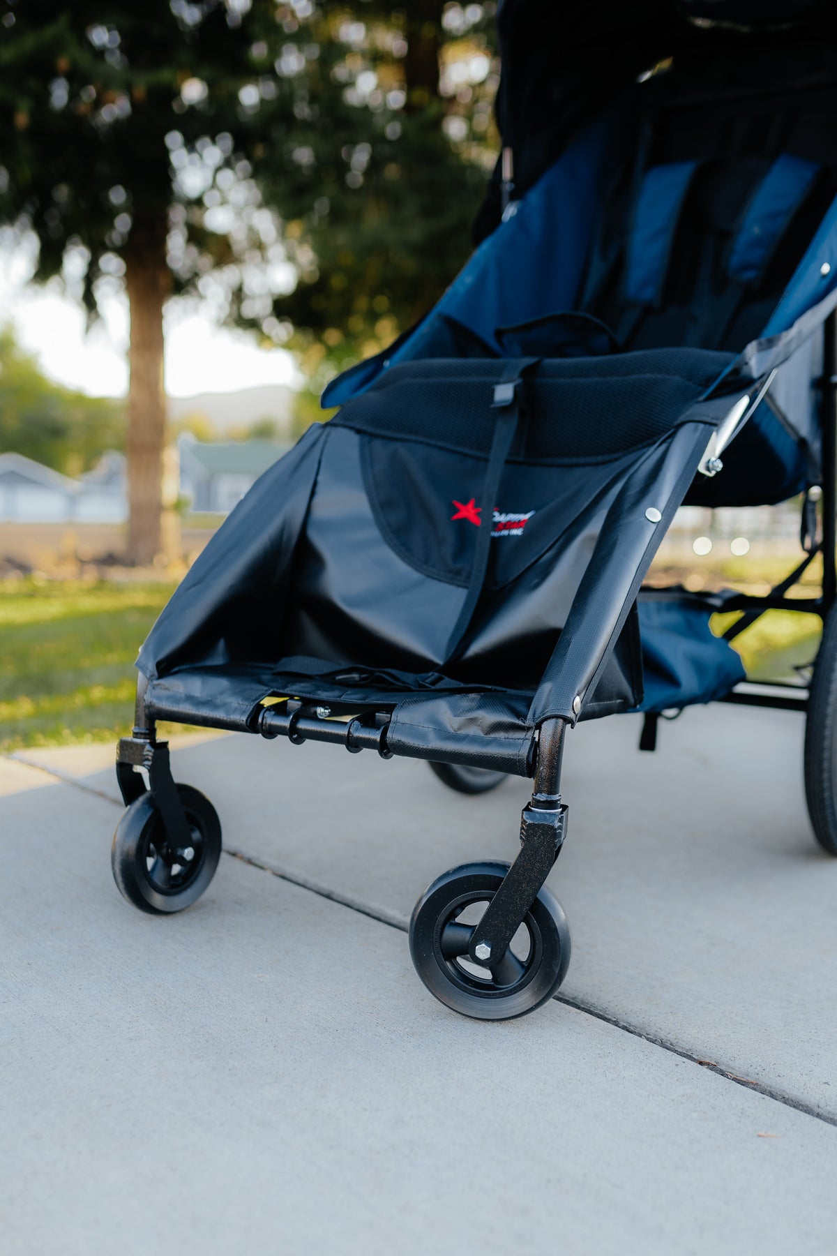 Adaptive Star Axiom LASSEN 2 Lassen Push Chair - Navy wheels #color_navy #size_lassen-2